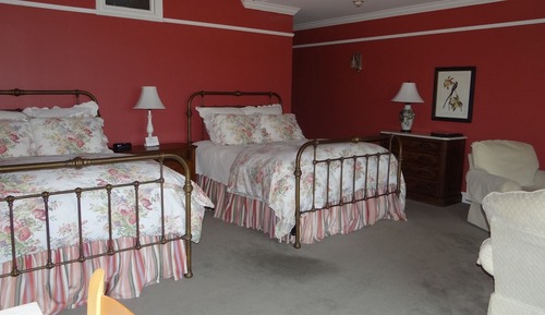 Chambre Supérieure, 2 grands lits, baignoire à jets, vue lac