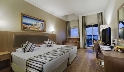 Chambre Standard, vue partielle sur la mer