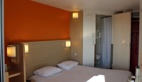 Chambre Standard, 3 lits une place