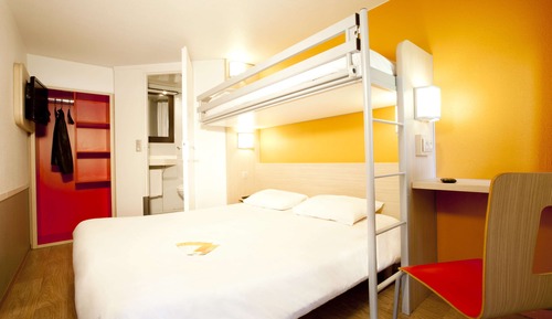 Chambre Standard, plusieurs lits (1 Double and 1 Single bed)
