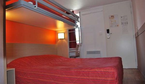 Chambre Standard, plusieurs lits (1 Double and 1 Single bed)