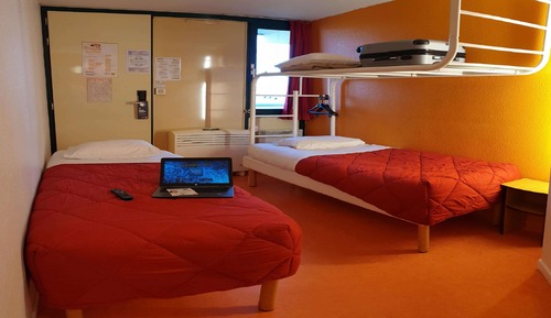 Chambre Standard, 3 lits une place