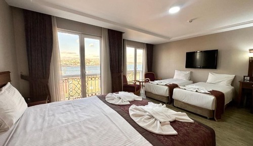 Supérieur, Vue sur la mer, Avec baignoire à jets (Superior Family Room with Bosphorus View)