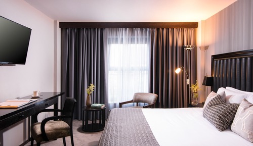 Chambre Supérieure, 1 très grand lit