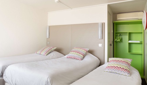 Chambre Junior, 2 lits une place