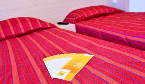 Chambre Standard, plusieurs lits (1 Double and 1 Single bed)