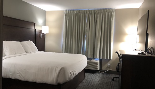 Chambre, 1 très grand lit, accessible aux personnes à mobilité réduite, non-fumeurs