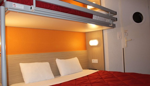 Chambre Standard, plusieurs lits (1 Double and 1 Single bed)