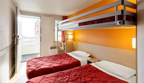 Chambre Standard, plusieurs lits (1 Double and 1 Single bed)