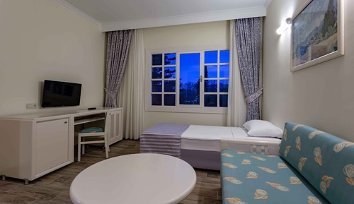 Superior Junior Club Suite