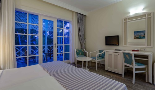 Standard Club Room