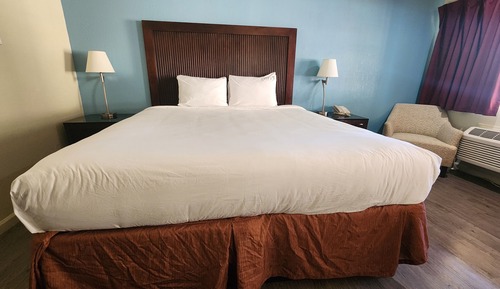 Chambre Standard, 1 très grand lit, accessible aux personnes à mobilité réduite, non-fumeurs