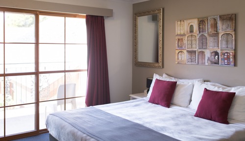 Suite Familiale (Adjoining Hotel)