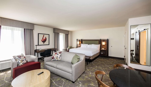 Suite, 1 très grand lit (Mobility & Hearing, 3x3 Shower)