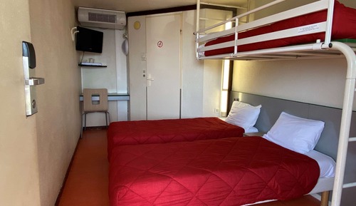 Chambre Standard, 3 lits une place