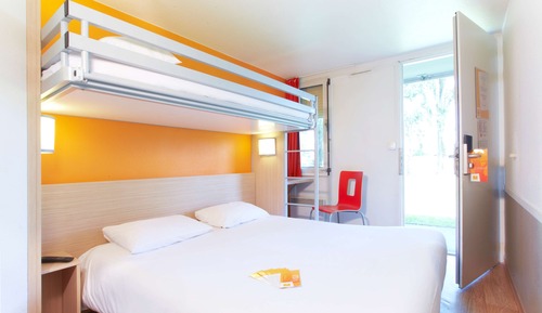 Chambre Standard, plusieurs lits (1 Double and 1 Single bed)