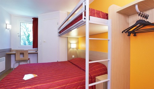 Chambre Standard, plusieurs lits (1 Double and 1 Single bed)