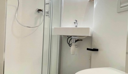 Chambre, plusieurs lits