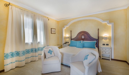 Suite Junior, 1 lit double, vue port, en front de mer