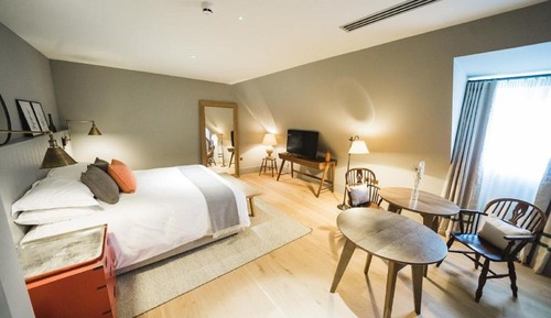 Chambre Supérieure, 1 très grand lit (Wellington Lodge)