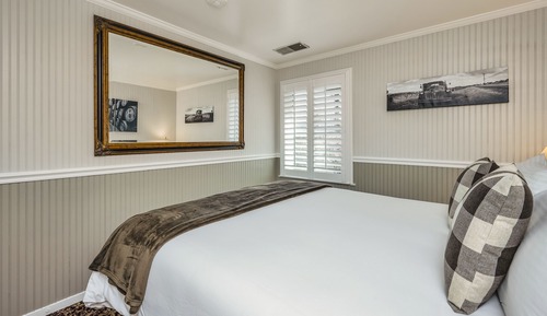 Chambre Confort, 1 très grand lit (Yountville)