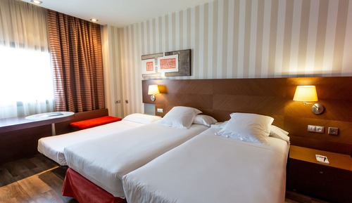 Chambre triple 2 adultes et 1 enfant