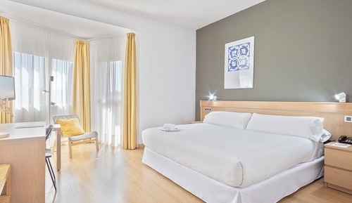 Chambre Double, 1 très grand lit
