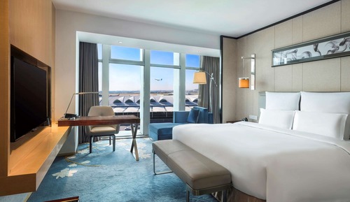 Chambre Exécutive, 1 très grand lit, accès salon affaires, avec vue
