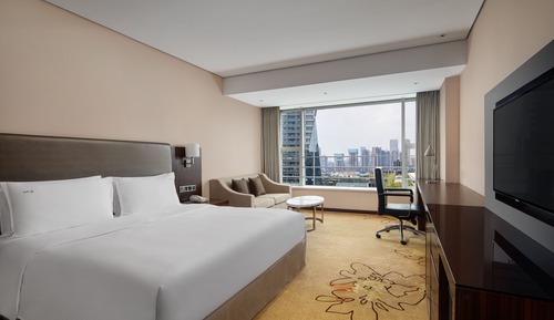 Chambre Premium, 1 très grand lit, accès au salon club