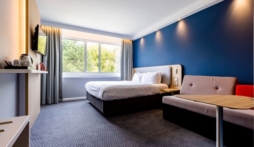 Chambre Standard, 1 grand lit, accessible aux personnes à mobilité réduite (with Free Hot Breakfast)