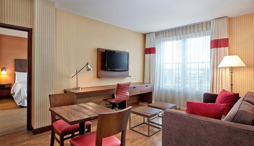 Suite, 1 très grand lit et 1 canapé-lit