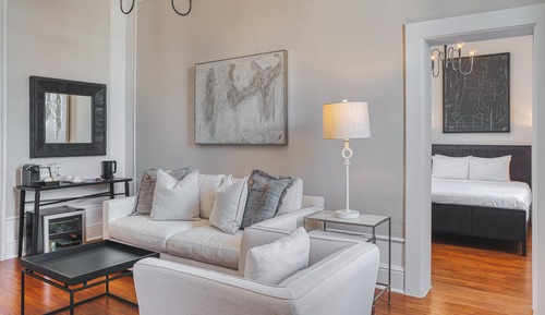 Suite Junior, 1 grand lit et 1 canapé-lit, non-fumeurs, salle de bains privée