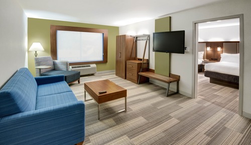 Suite, 1 très grand lit, accessible aux personnes à mobilité réduite (Roll-In Shower)