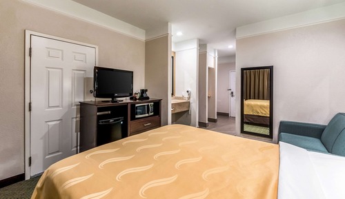 Chambre, 1 grand lit, accessible aux personnes à mobilité réduite, non-fumeurs