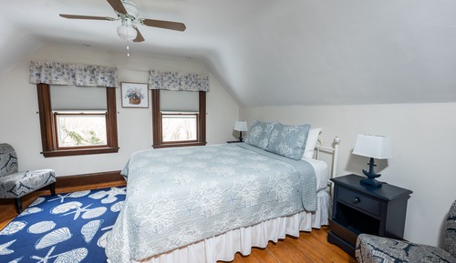 Chambre Supérieure, 1 grand lit (No Pets)