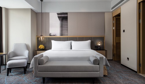 Suite Premium, 1 très grand lit, accès au salon club