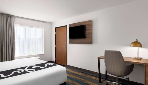 Chambre, 1 très grand lit, accessible aux personnes à mobilité réduite, non-fumeurs