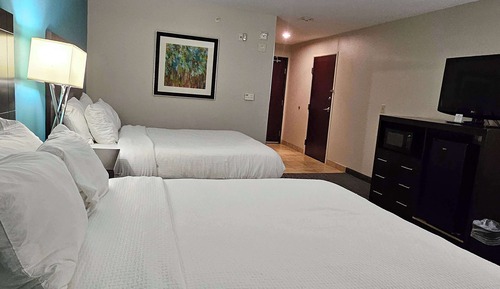 Chambre, 2 grands lits, accessible aux personnes malentendantes (Mobility, Bathtub w/ Grab Bars)