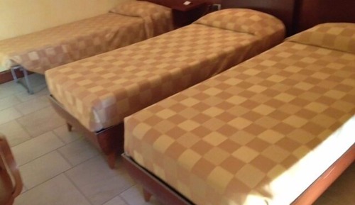 Chambre Triple, 3 lits une place