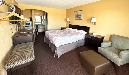 Chambre Standard, 1 très grand lit, non-fumeurs, réfrigérateur et four à micro-ondes
