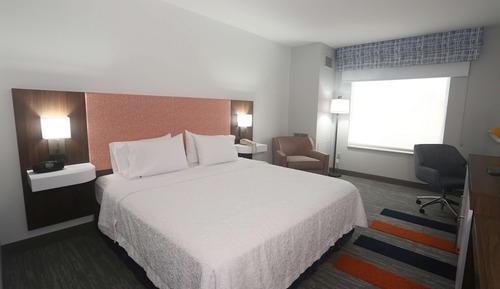 Chambre, 1 très grand lit (Mobility & Hearing, Roll-in Shower)