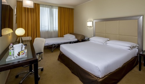 Chambre Standard, 1 très grand lit et 1 canapé-lit