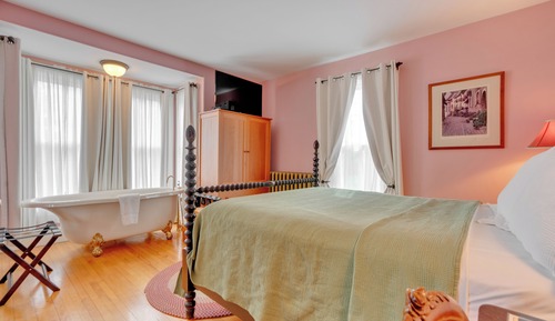 Chambre Tradition, baignoire à jets, rez-de-chaussée