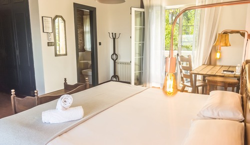 Suite Junior, 1 très grand lit, vue ville