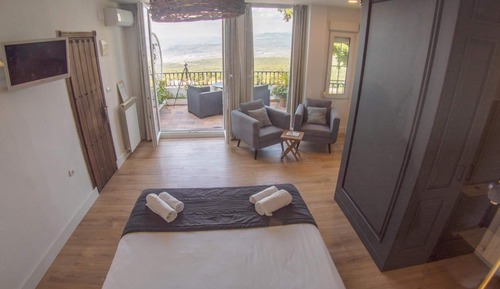 Chambre Double Premium, 1 très grand lit, vue ville