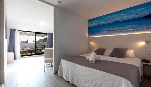 Suite Junior, terrasse, vue piscine (Superior)