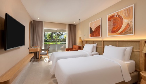 Deluxe Family Suite with Sea View