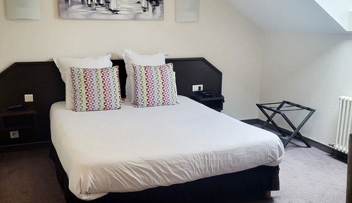Chambre Supérieure, 1 lit double et 1 canapé-lit