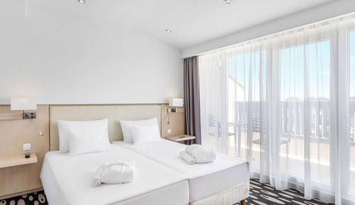 Suite (Top Floor)