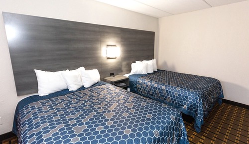 Chambre Deluxe, 2 lits doubles, non-fumeurs, réfrigérateur et four à micro-ondes